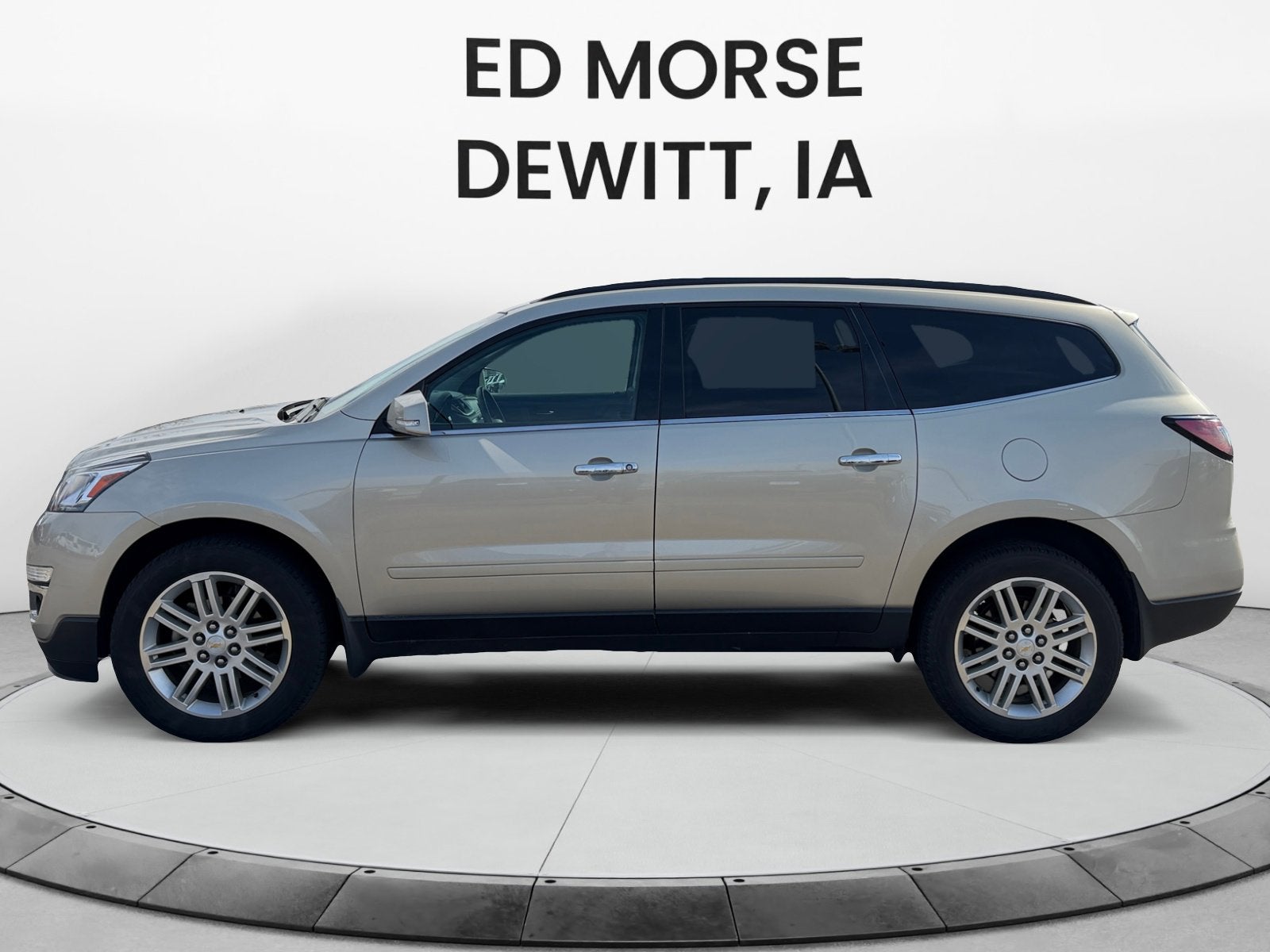 Used 2015 Chevrolet Traverse 1LT with VIN 1GNKRGKDXFJ346087 for sale in DeWitt, IA
