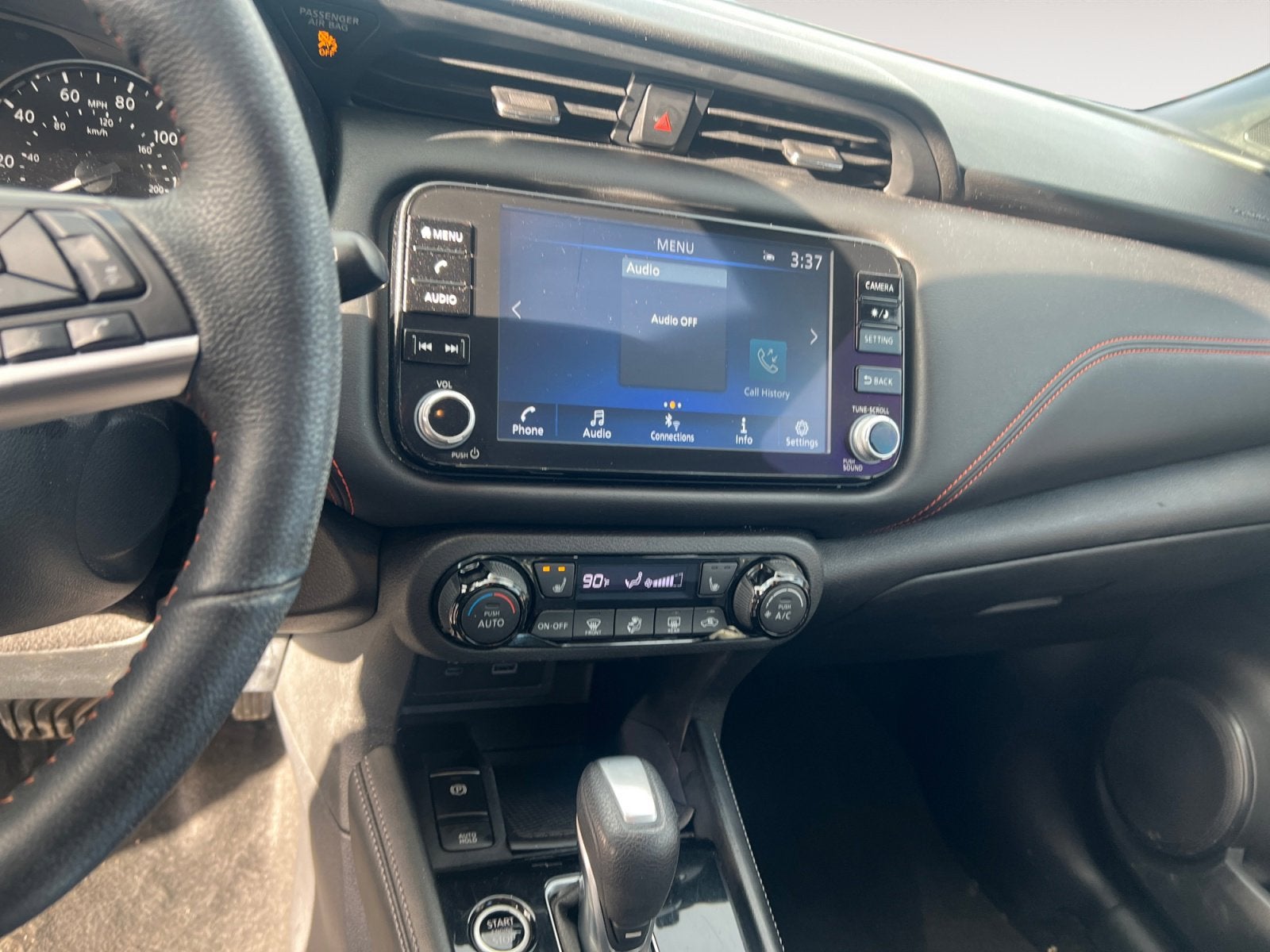 2023 Nissan Kicks SR