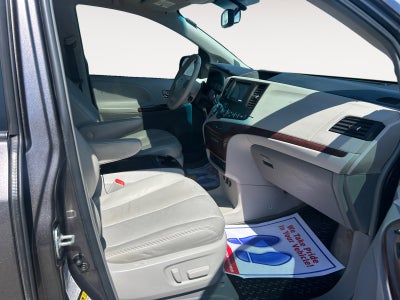 2012 Toyota Sienna XLE