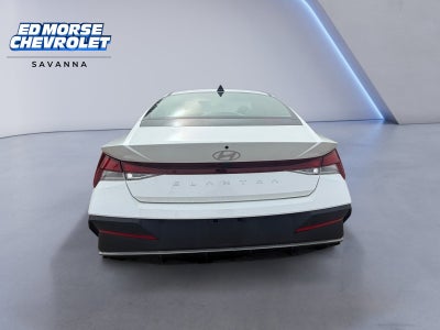 2025 Hyundai Elantra SE