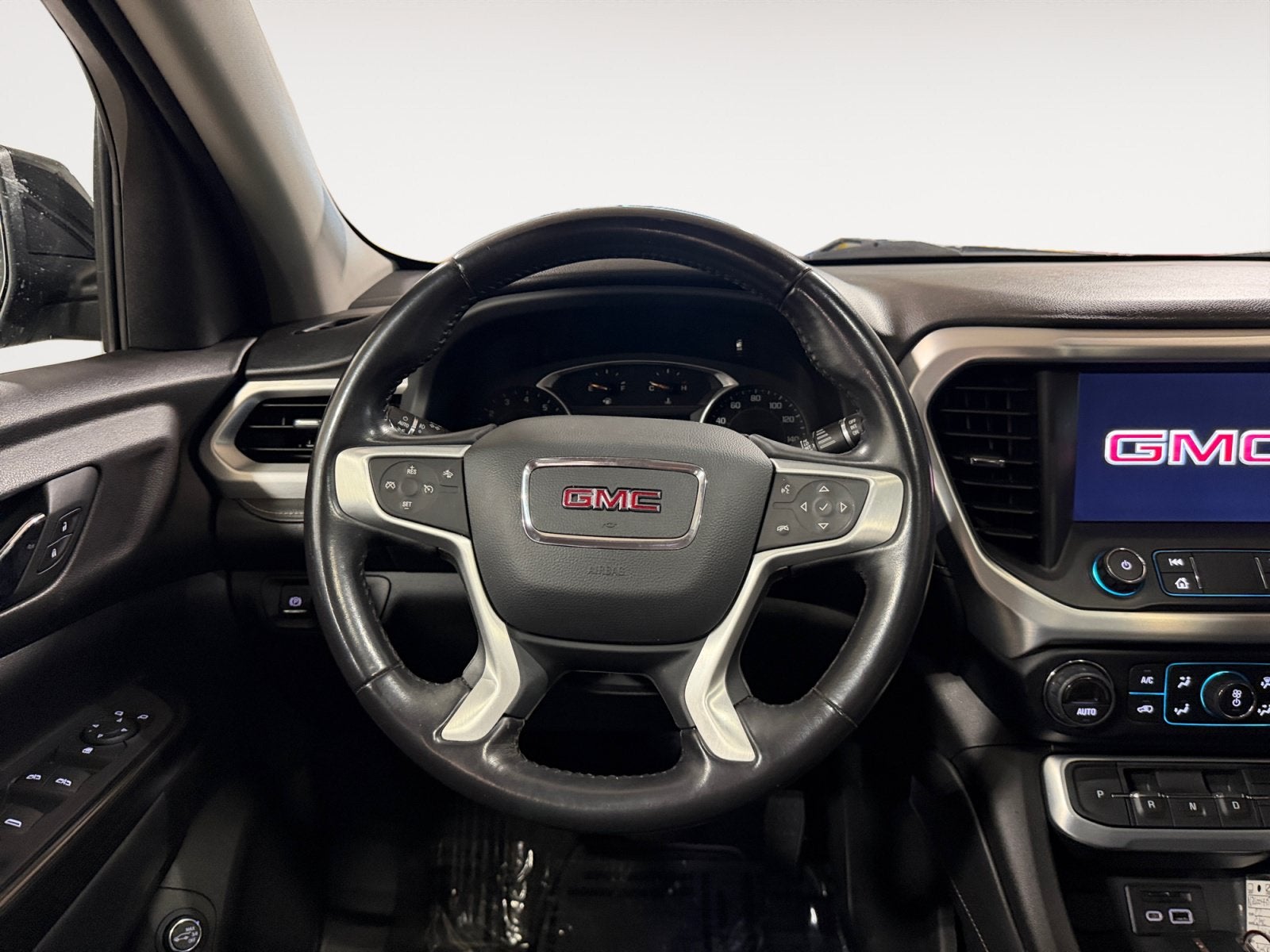 2022 GMC Acadia SLT