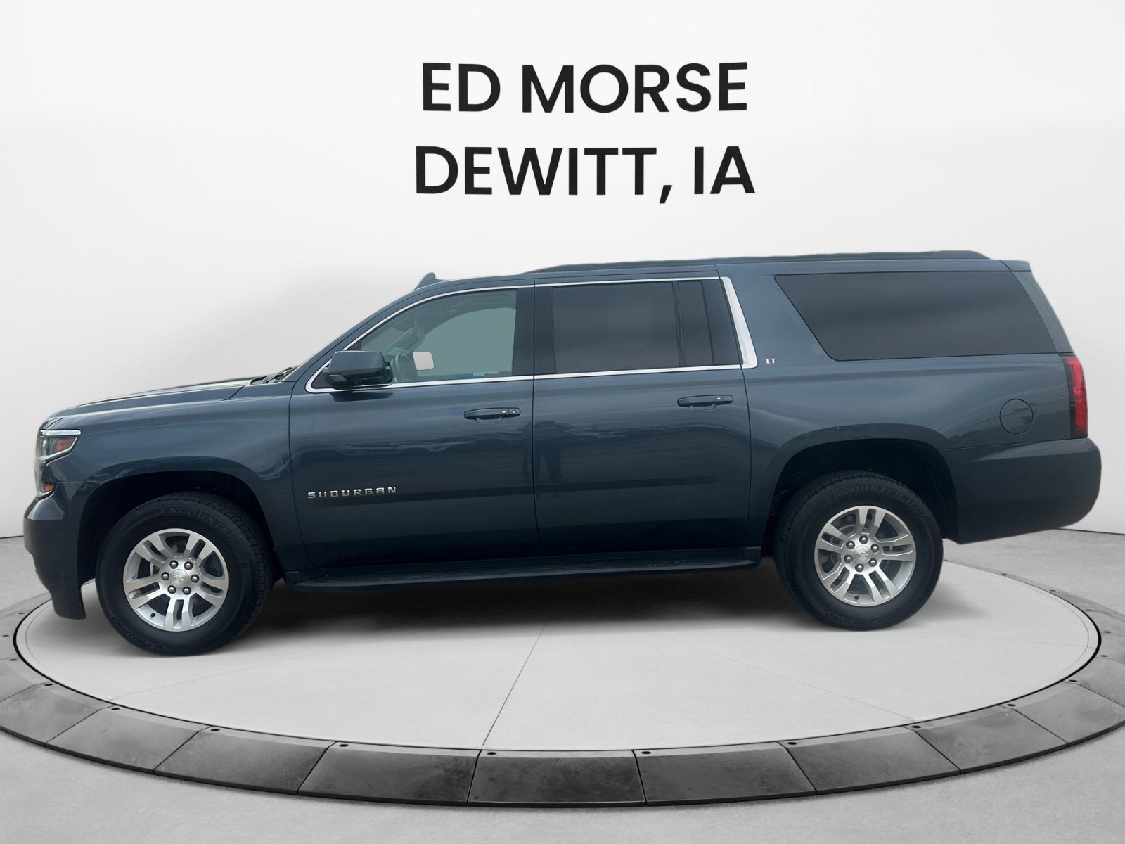Used 2019 Chevrolet Suburban LT with VIN 1GNSKHKC4KR366509 for sale in DeWitt, IA