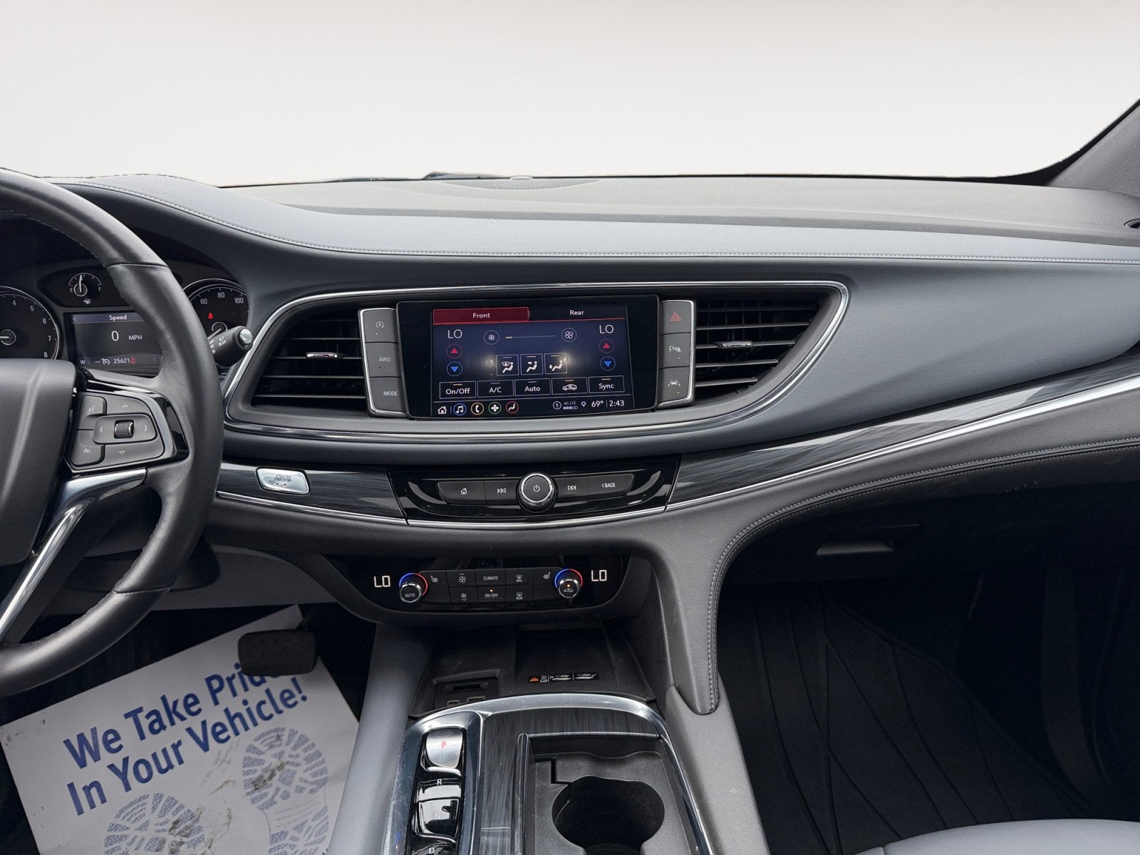 2023 Buick Enclave Essence